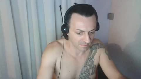 Snapshot of maury311278 chatting on October 12, 9:31 pm Marcellobausola  s k i -p e online show from October 12, 9:31 pm