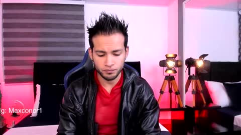 Snapshot of max_conor_ chatting on March 6, 11:14 am Max Conor online show from March 6, 11:14 am