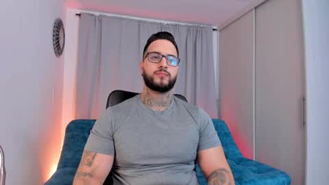 max D. online show from February 3, 1:49 pm