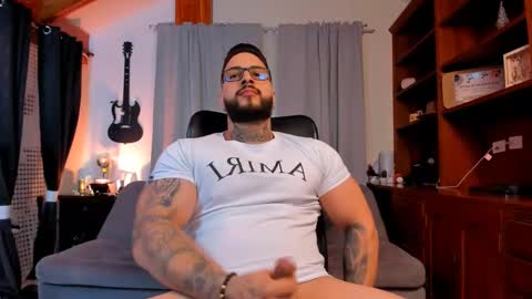 Snapshot of max_dic1 chatting on March 4, 1:34 am max D. online show from March 4, 1:34 am