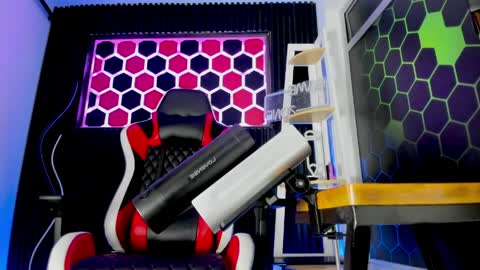 Max online show from April 3, 3:14 am