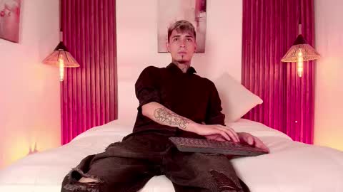 Max online show from March 9, 3:00 am