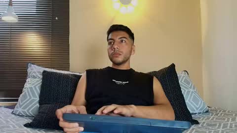 Max Hornye online show from February 25, 7:15 pm