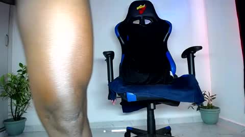MAX online show from June 26, 4:31 pm