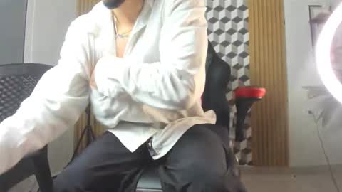 max_jowel online show from November 23, 8:03 am