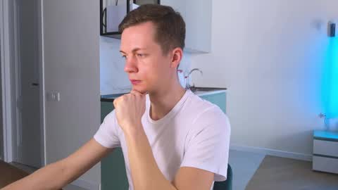 Max  online show from March 10, 12:49 pm