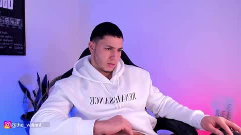 max_valiant1 online show from March 10, 10:49 pm