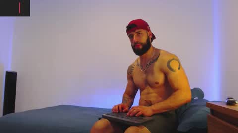 max_xl_ online show from February 3, 4:45 pm