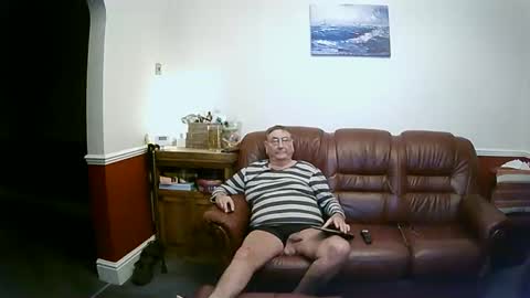 MAX online show from February 7, 9:48 pm