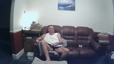 MAX online show from December 19, 1:28 am