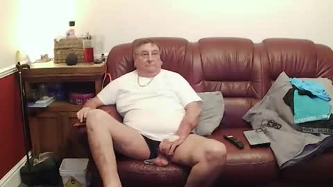 MAX online show from April 26, 10:17 pm