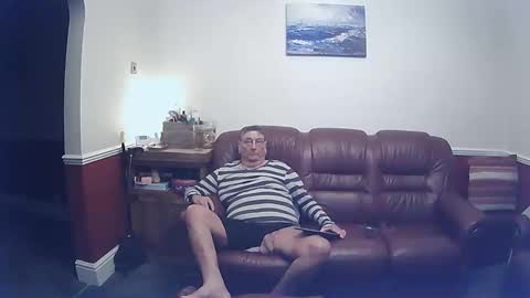 MAX online show from February 1, 9:08 pm