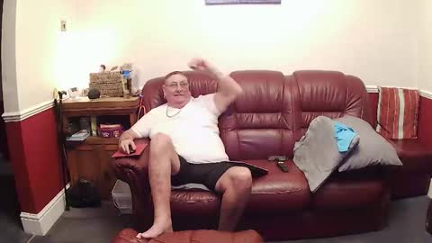 MAX online show from February 21, 9:49 pm