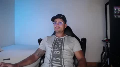 MAXI      online show from March 7, 2:15 am