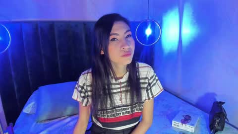 maxim online show from January 9, 7:40 pm