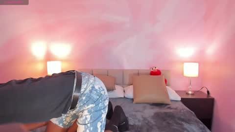 maxim online show from December 12, 3:43 am