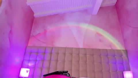 maxim online show from October 12, 7:35 am