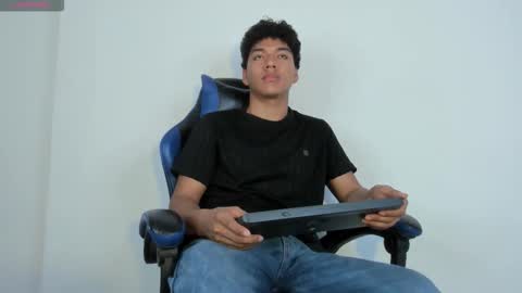 Maximiliano online show from March 22, 7:41 pm