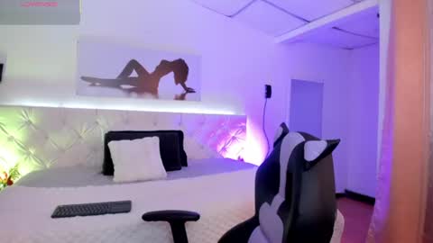 Maximo Wolf online show from June 17, 11:45 am