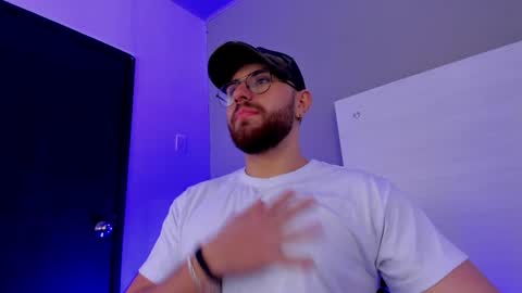 MAXIMO online show from December 23, 11:28 pm