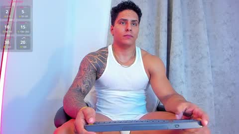 Maximoscott online show from February 5, 12:27 pm