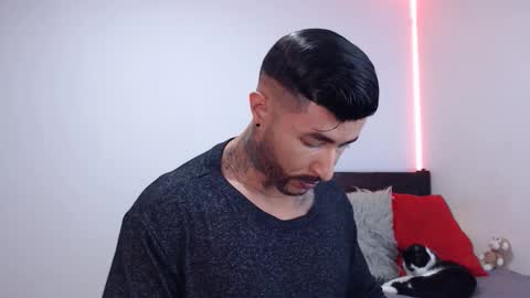 Independent Model online show from November 25, 2:24 am