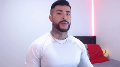 Independent Model online show from November 9, 2:48 am