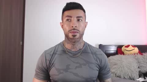 Independent Model online show from February 27, 4:13 am