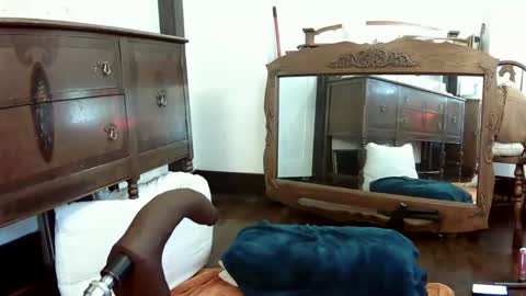 maxjr8008 online show from April 12, 6:42 pm