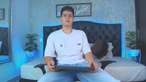 Maxxi online show from December 14, 3:46 am