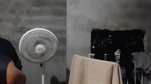 Mcgregor online show from December 5, 3:46 am