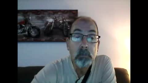 me at home online show from December 11, 1:11 pm