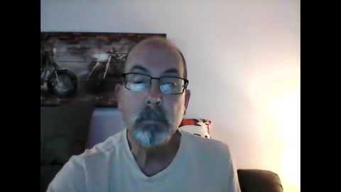 me at home online show from January 3, 1:14 pm