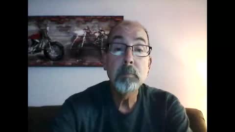 me at home online show from December 8, 3:35 pm