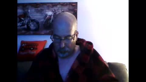 me at home online show from June 3, 9:33 am