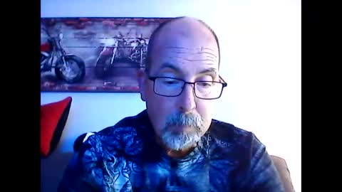 me at home online show from October 13, 6:14 pm