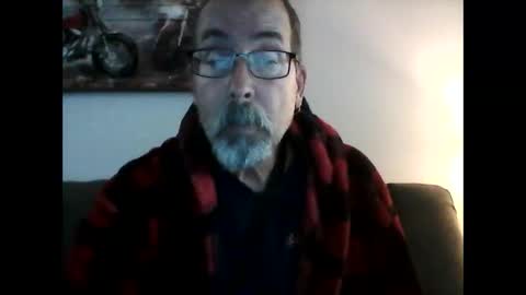 me at home online show from December 15, 2:59 pm