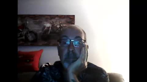 me at home online show from October 15, 2:52 am