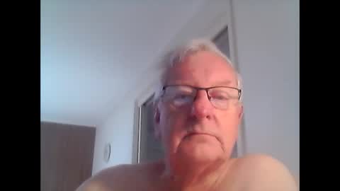 Snapshot of melbourne000 chatting on January 18, 3:24 am melbourne000 online show from January 18, 3:24 am