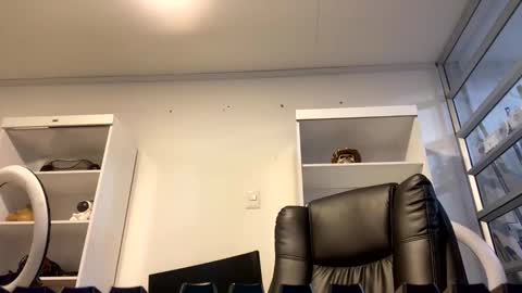 Melkkor Independient Model online show from December 17, 1:35 am