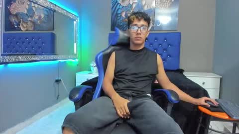 mexwilliams online show from November 28, 6:32 pm