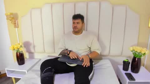 Snapshot of michael_hill1 chatting on October 20, 6:12 pm MICHAEL online show from October 20, 6:12 pm