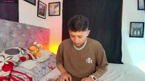 michael_lopez_1 online show from February 8, 10:14 pm