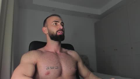 MichaelEvansx online show from February 9, 10:25 pm