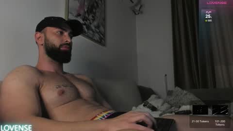 MichaelEvansx online show from January 5, 9:29 pm