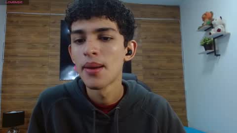 michaelkoiv online show from December 3, 12:22 pm