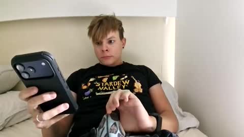 michaeltwinkboy online show from April 16, 7:14 pm