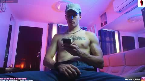 Mickey online show from October 15, 11:01 pm