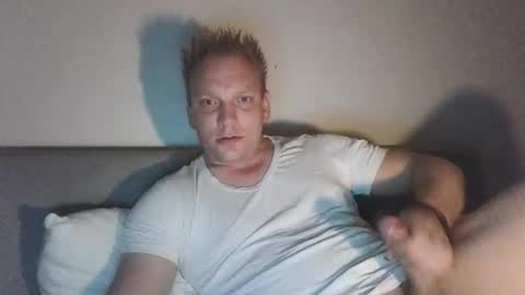 mickkxl online show from October 19, 10:24 pm