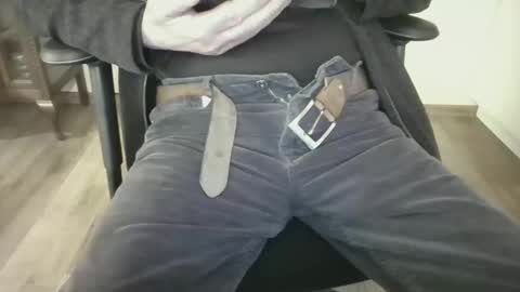 mik online show from December 14, 2:35 pm